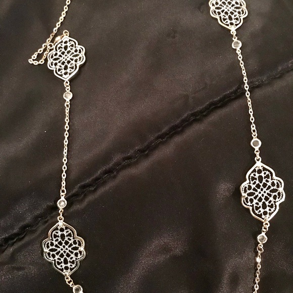 2 TONE DECO SHAPE NECKLACE - Picture 2 of 5